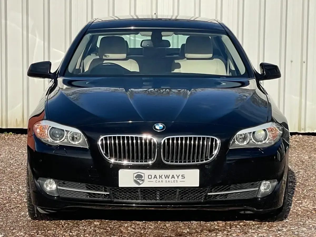 Usado BMW 520 2011 Negro Berlina