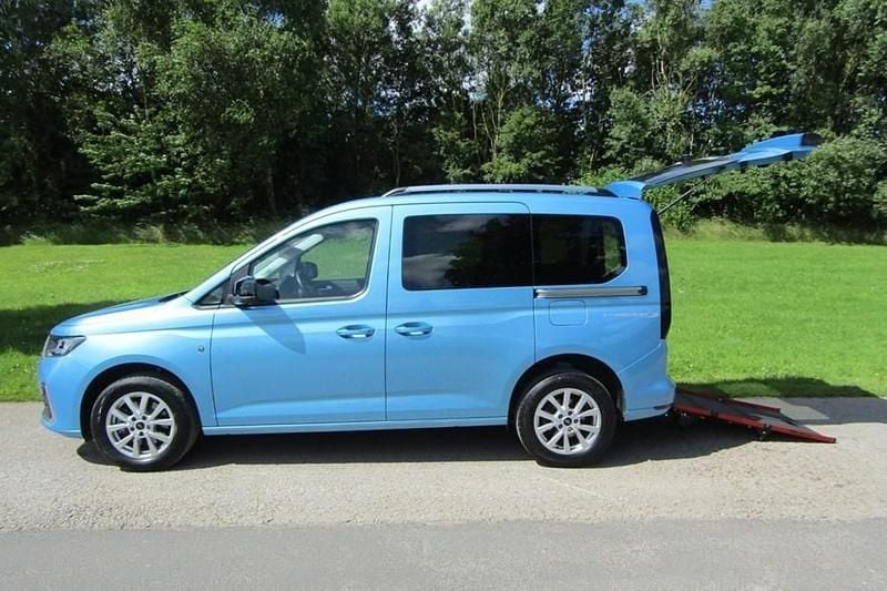 Blue Used 2023 Ford Tourneo Connect Titanium MPV | £16,995 (Super price) - Image 1/1