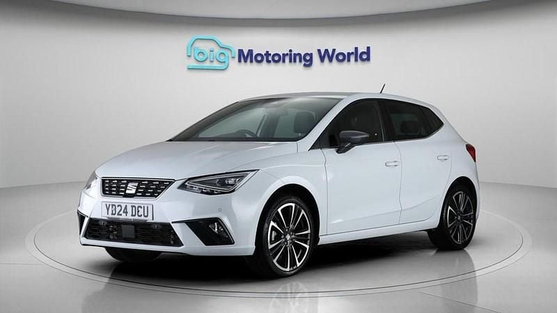 Used Seat Ibiza XCELLENCE Lux 110 HP (80 kW) 2024 White Hatchback
