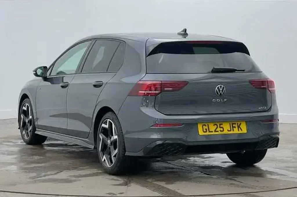 Używany VW Golf VIII 150 KM (110 kW) 2025