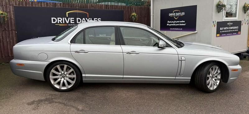 Used Jaguar XJ 340 HP (250 kW) 2019 Grey Sedan