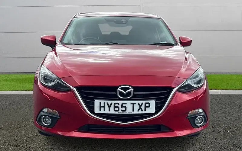 Used Mazda 3 Inclusive 150 HP (110 kW) 2015 Red Hatchback