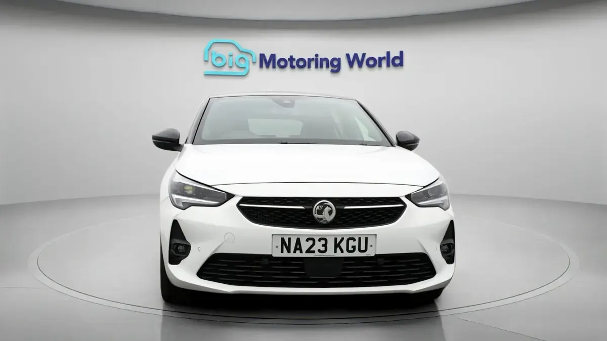 Used Vauxhall Corsa Ultimate 101 HP (74 kW) 2023 White Hatchback