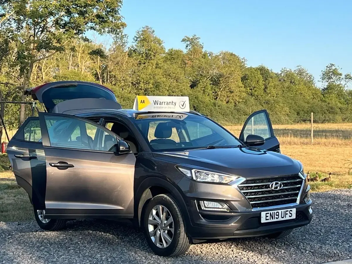 Used Hyundai Tucson SE 177 HP (130 kW) 2019 Grey SUV
