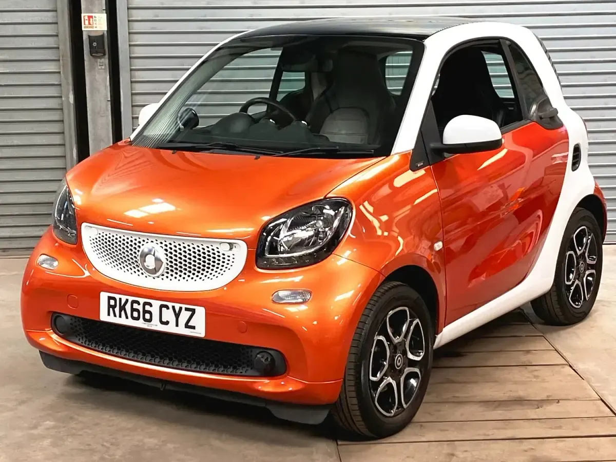 Used Smart ForTwo Coupé Premium 90 HP (66 kW) 2016 Orange Coupe