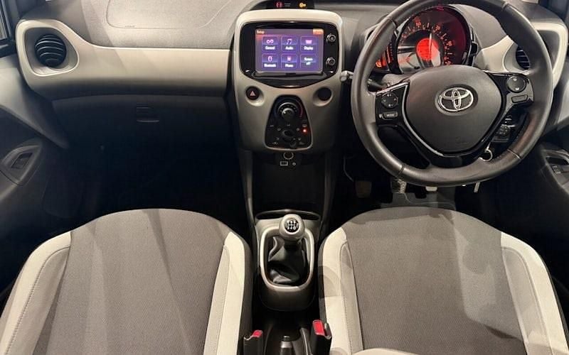 Used Toyota Aygo X-play 69 HP (50 kW) 2018 Hatchback
