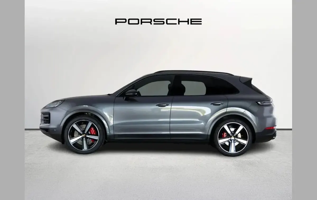 Used Porsche Cayenne 468 HP (344 kW) 2025 Grey SUV