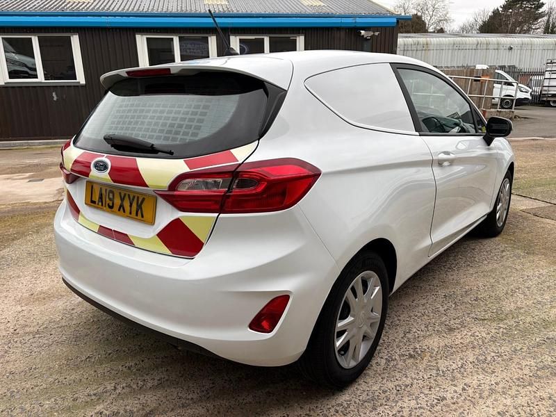 Used Ford Fiesta 85 HP (62 kW) 2019 White Hatchback