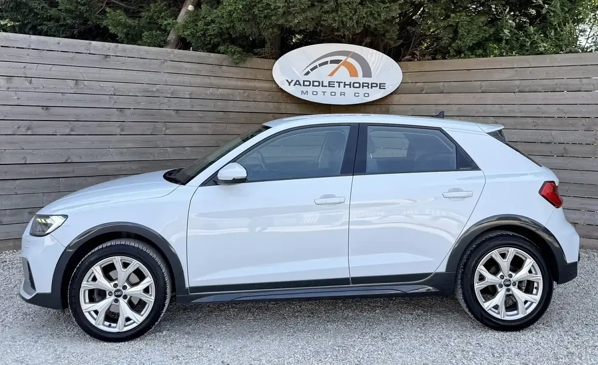 Used Audi A1 Design 116 HP (85 kW) 2020 White SUV