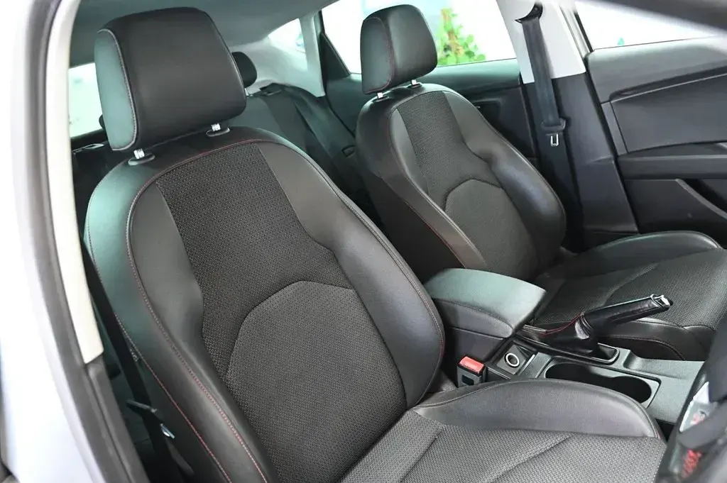 Used Seat Leon FR 184 HP (135 kW) 2016 Silver Hatchback
