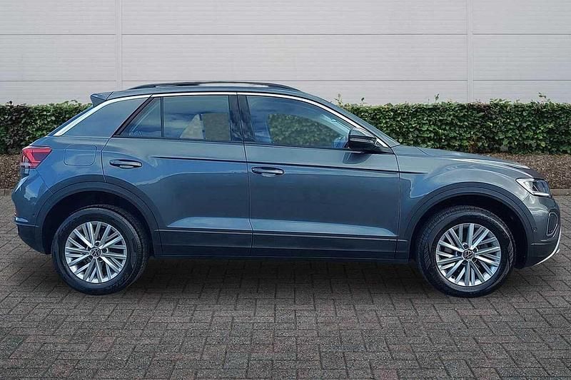 Used VW T-Roc Life 150 HP (110 kW) 2024 Grey SUV