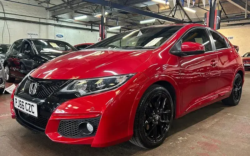 Begagnad Honda Civic Sport 120 HK (88 kW) 2016 Röd Halvkombi