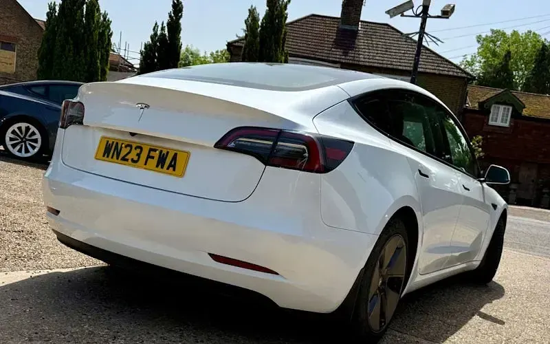 Used Tesla Model 3 RWD 208 kW (283 HP) 2023 White Sedan