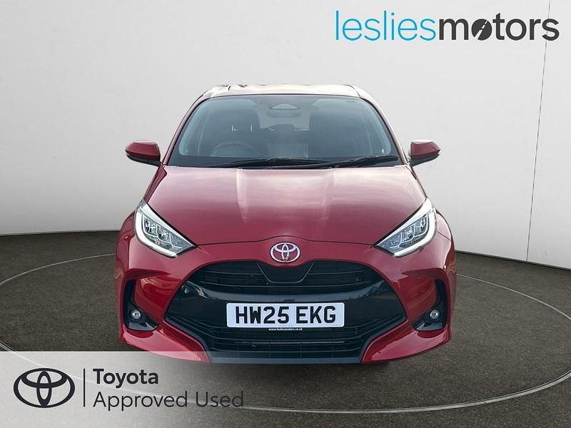 Used Toyota Yaris Hybrid Design 2025 Red Hatchback