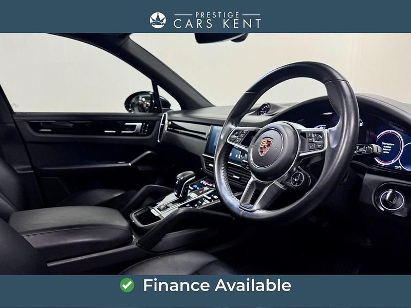 Used Porsche Cayenne 440 HP (323 kW) 2020 Black SUV