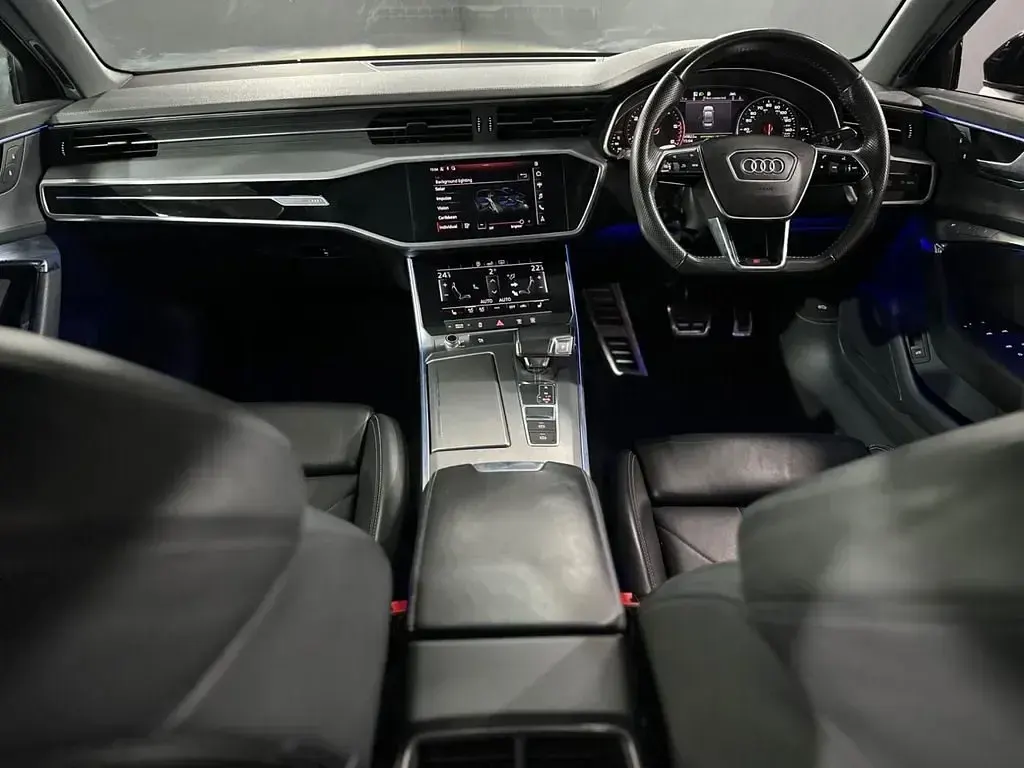Usado Audi A6 Black Edition 204 HP (150 kW) 2020 Preto Sedan