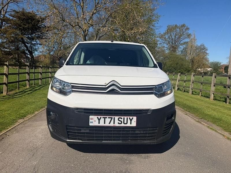 Used Citroën Berlingo 75 HP (55 kW) 2021 White MPV
