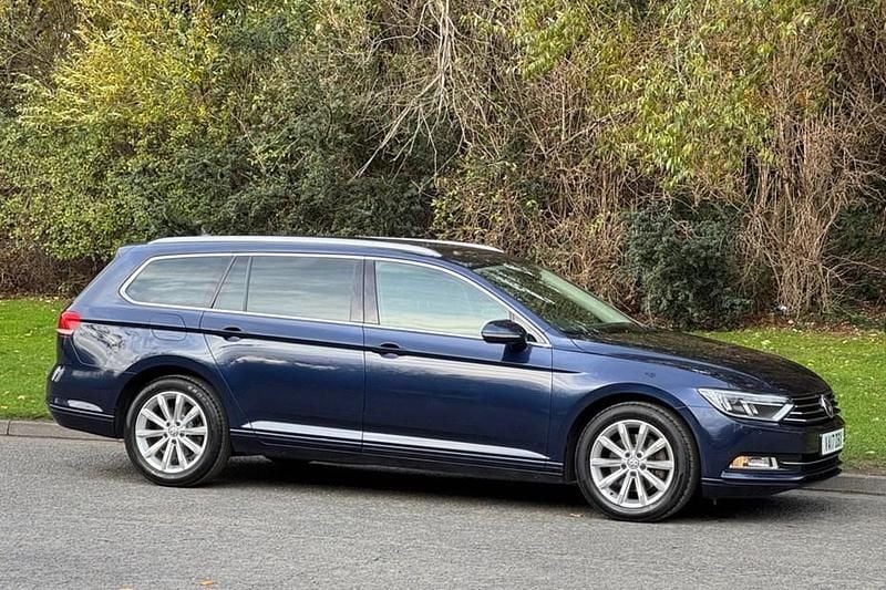 Blue metallic Used 2017 VW Passat Business Estate | £8,495 (Fair price) - Image 1/1