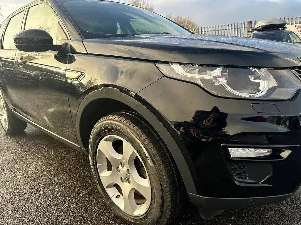 Used Land Rover Discovery Sport SE 150 HP (110 kW) 2017 Black SUV