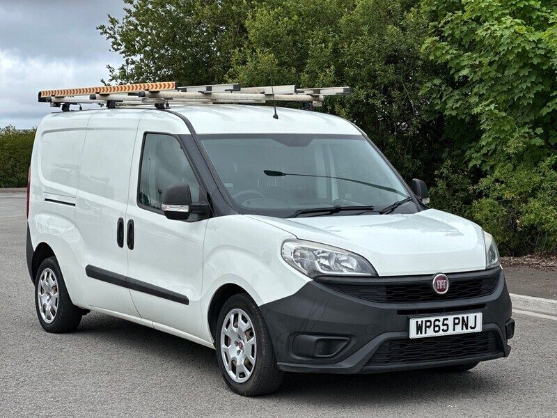 White Used 2015 Fiat Doblò MPV | £3,495 (Good price) - Image 1/4
