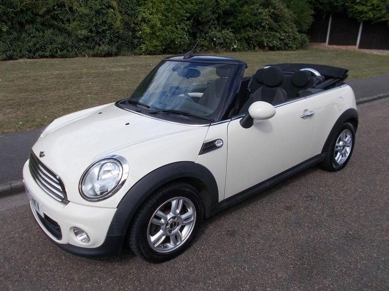 White Used 2013 Mini ONE Hatchback | £4,290 (A bit pricey) - Image 1/4
