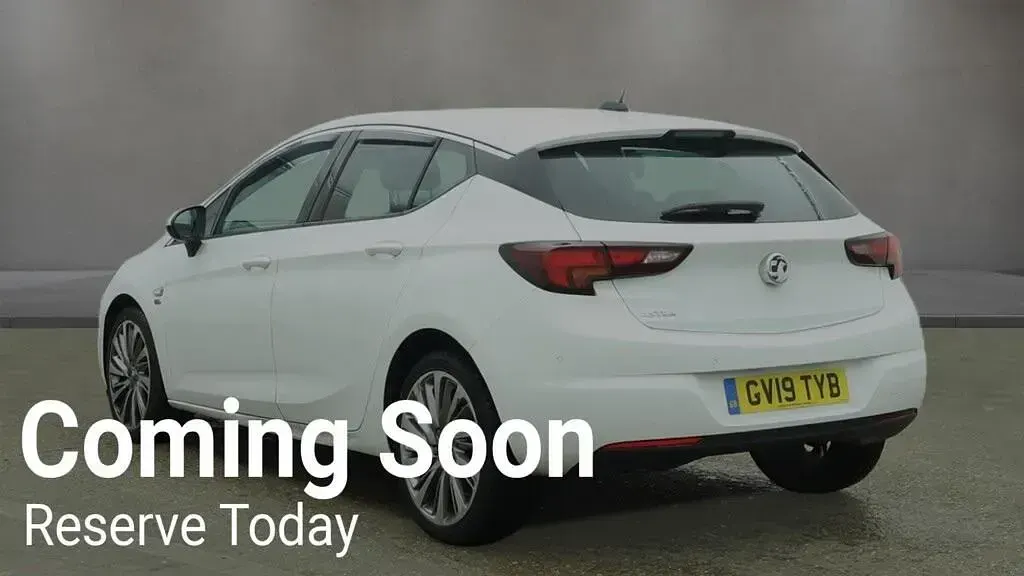 Used Vauxhall Astra 150 HP (110 kW) 2019 White Hatchback