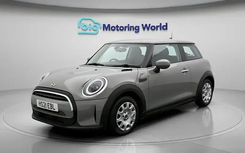 Used Mini ONE Classic 102 HP (75 kW) 2022 Hatchback