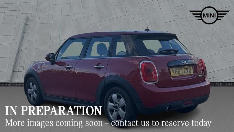 Used Mini Cooper Hatch 134 HP (98 kW) 2017 Red Hatchback