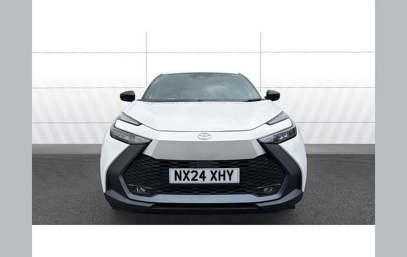Used Toyota C-HR Design 140 HP (102 kW) 2024 White SUV