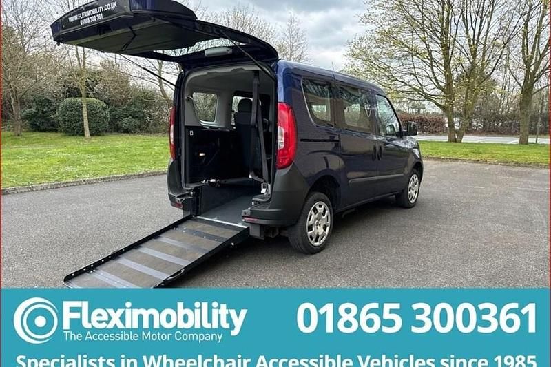 Used Fiat Doblò Pop 95 HP (69 kW) 2018 Blue MPV