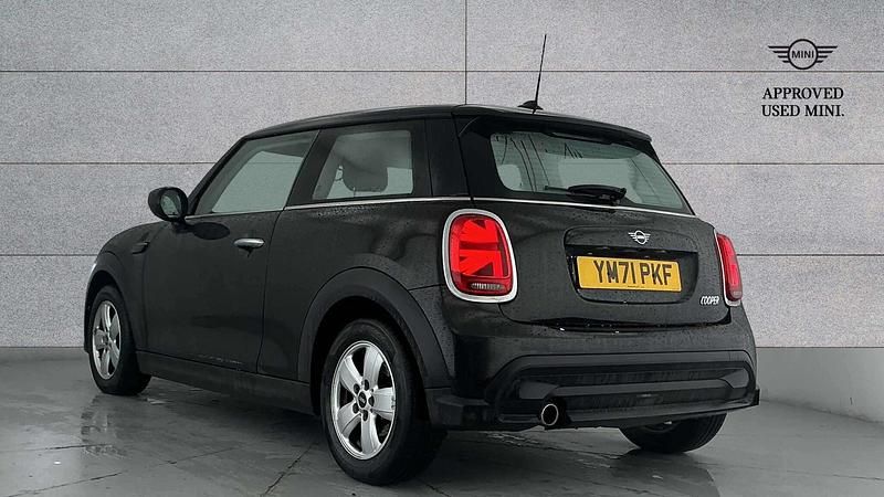 Used Mini Cooper Classic 134 HP (98 kW) 2022 Black Hatchback