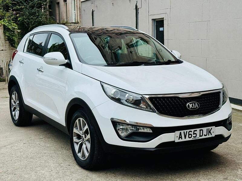 White Used 2015 Kia Sportage 2 SUV | £6,595 (Good price) - Image 1/4