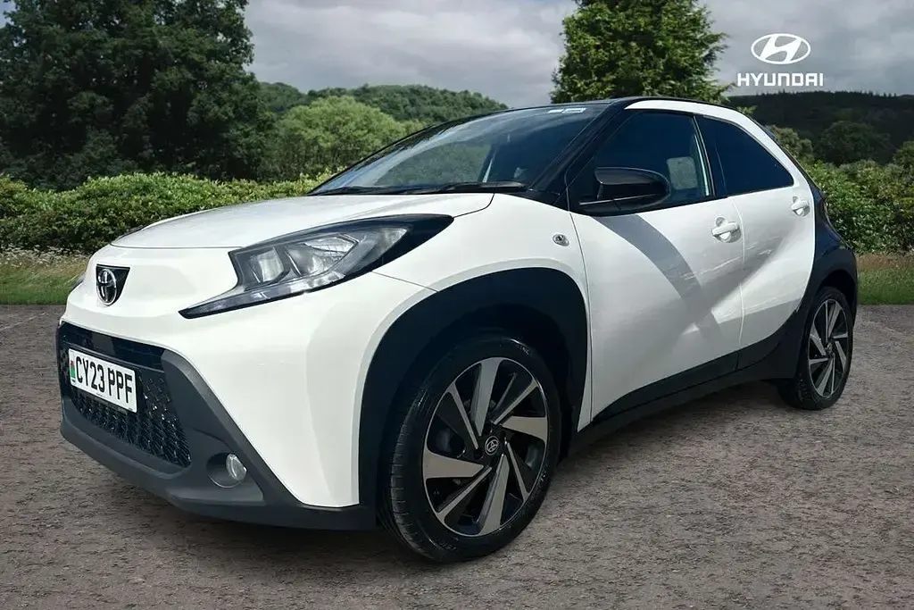 Used Toyota Aygo X 72 HP (52 kW) 2023 White SUV