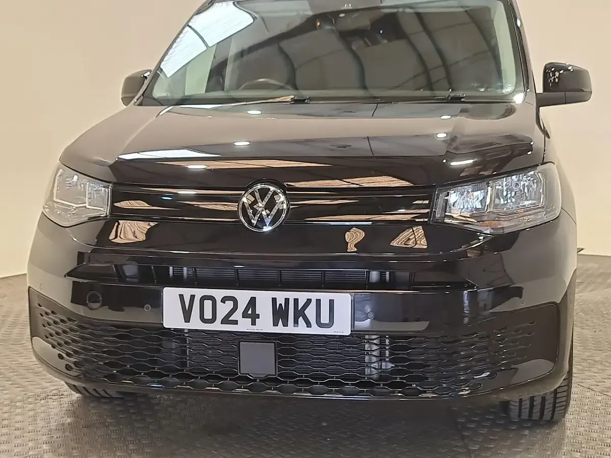 Used VW Caddy Maxi Pro 102 HP (75 kW) 2024 Black MPV