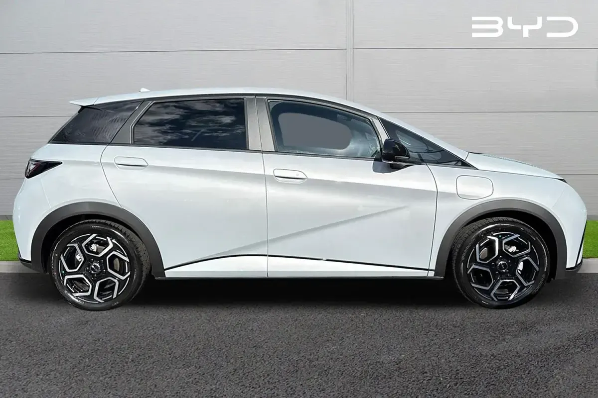 New BYD Dolphin Design 47 kW (65 HP) 2025 White Hatchback