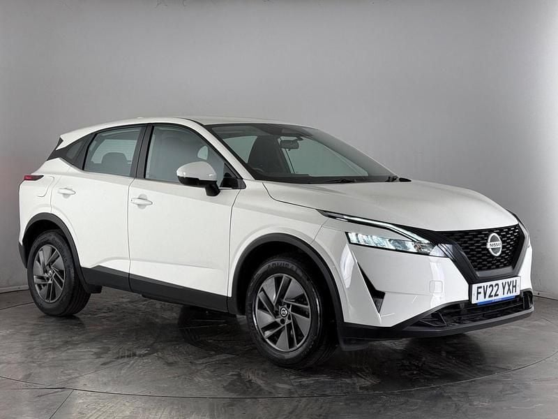 White Used 2022 Nissan Qashqai Acenta Premium SUV | £13,400 (Super price) - Image 1/4