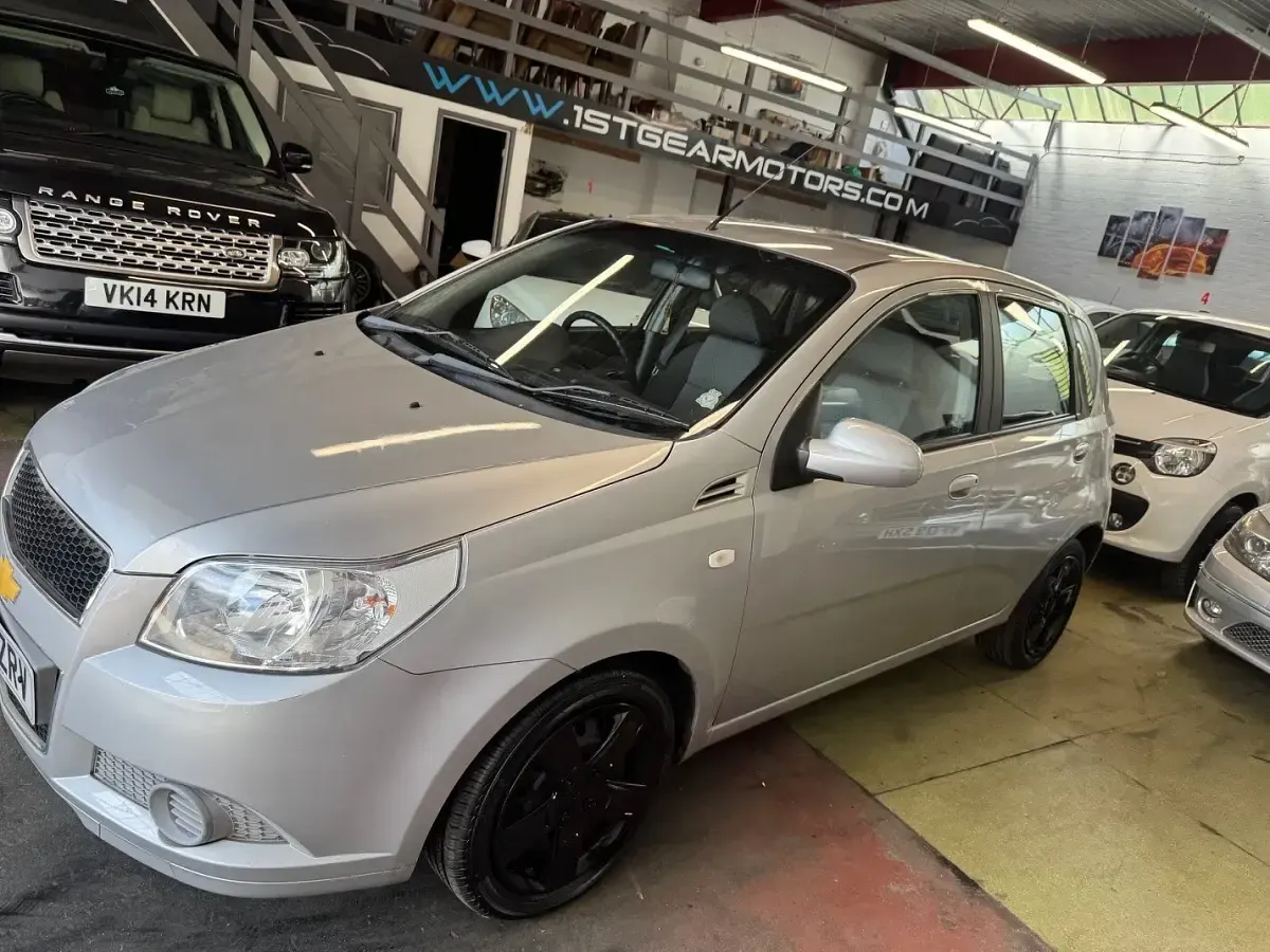 Used Chevrolet Aveo LS 2009 Silver Hatchback