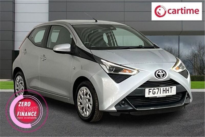 Silver Used 2022 Toyota Aygo X-play Hatchback | £11,053 (Fair price) - Image 1/3