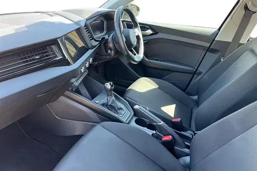 Begagnad Audi A1 Design 110 HK (80 kW) 2021 Blå SUV
