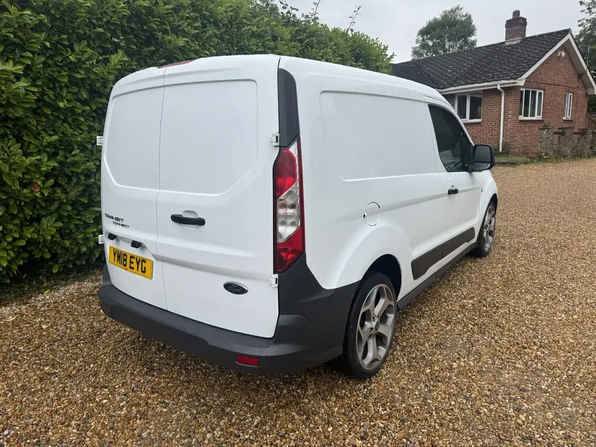 Used Ford Transit Connect 75 HP (55 kW) 2018 White MPV