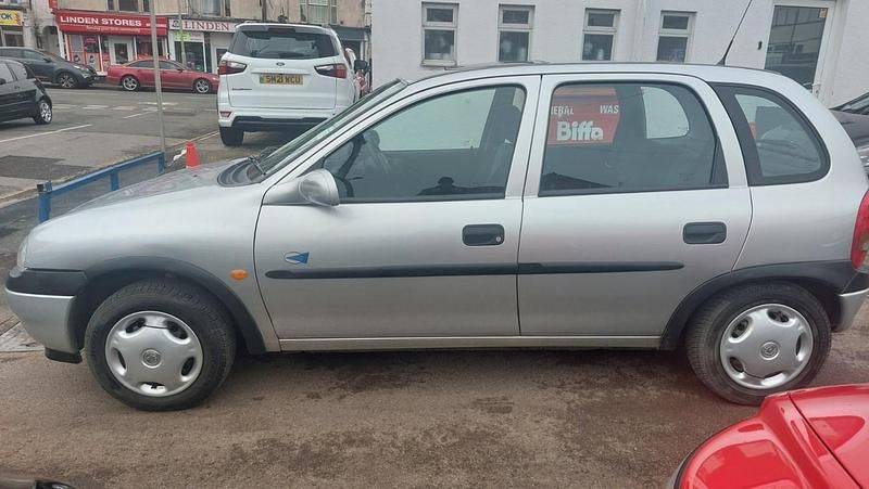 Used Vauxhall Corsa Club 2000 Silver Hatchback