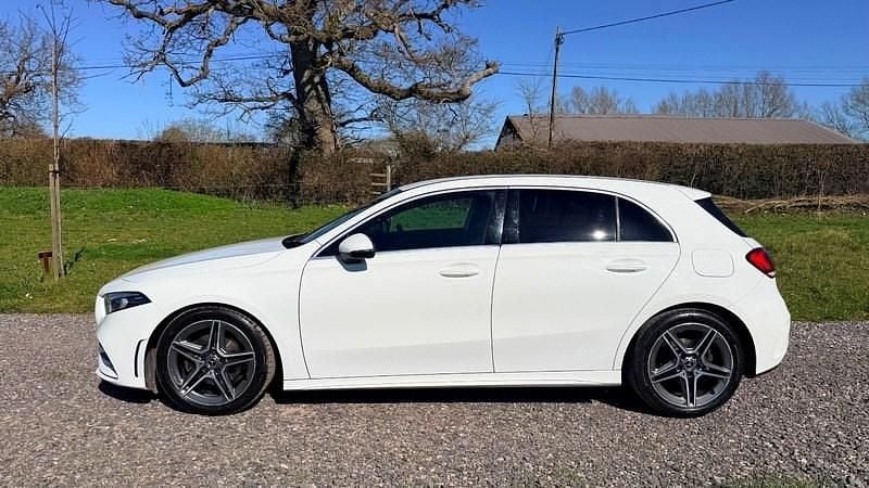 Used Mercedes A180 AMG line 136 HP (100 kW) 2019 White Hatchback