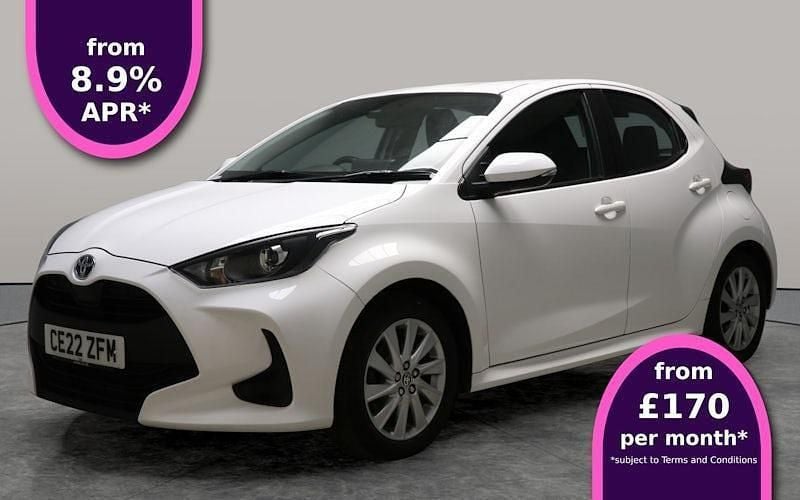 Used 2025 Toyota Yaris Hybrid Hatchback | £12,780 (Super price) - Image 1/3
