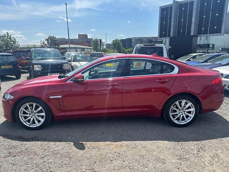 Usado Jaguar XF Premium Luxury 200 HP (147 kW) 2013 Vermelho Sedan