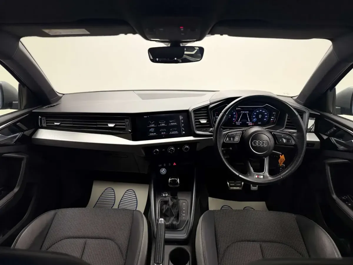 Usado Audi A1 Sportback Competition 200 HP (147 kW) 2019 Cinzento Citadino