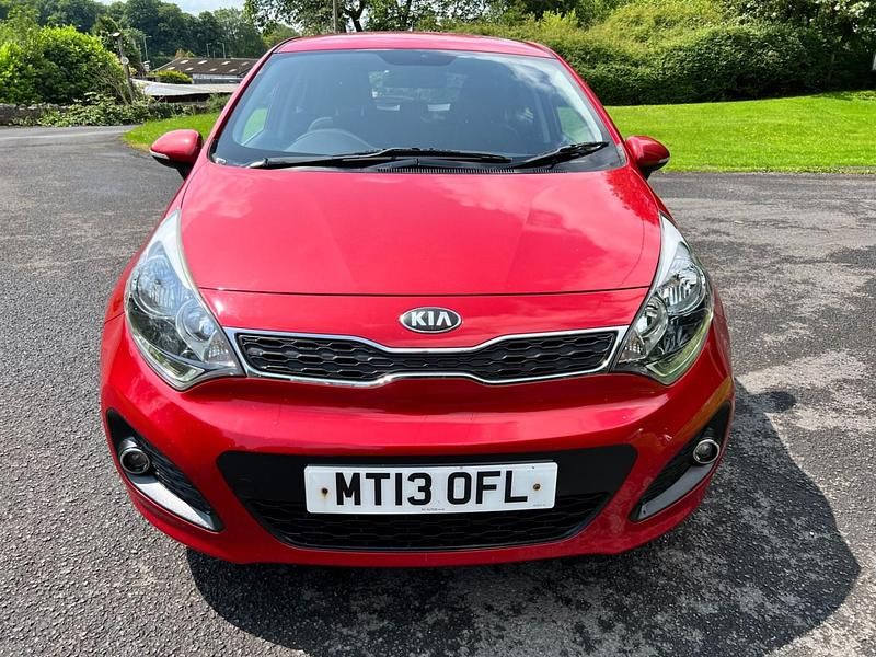 Used Kia Rio 2013 Red Hatchback