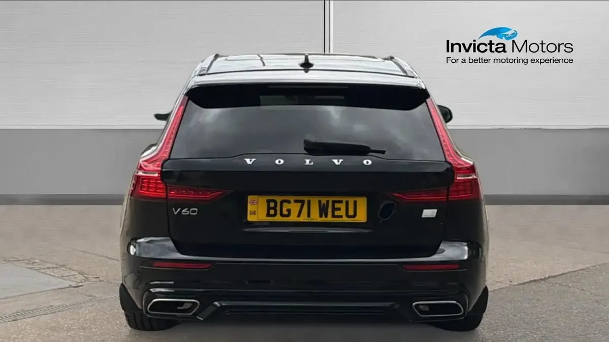 Used Volvo V60 R-Design 340 HP (250 kW) 2021 Black sapphire metallic Estate