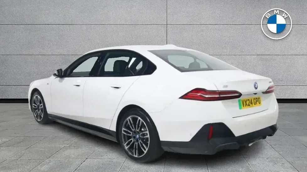 Used BMW i5 M Sport 250 kW (340 HP) 2024 White Sedan