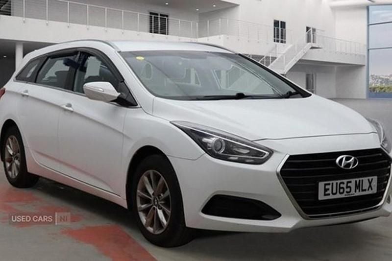 White Used 2015 Hyundai i40 Estate | £4,995 (Good price) - Image 1/1