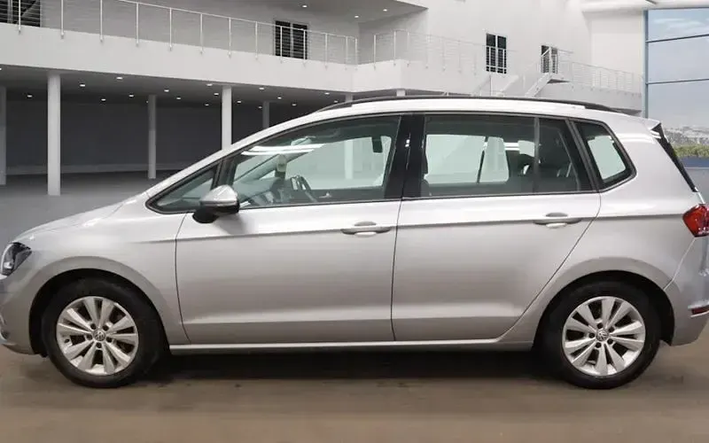 Used VW Golf VII SE 150 HP (110 kW) 2018 Silver Hatchback